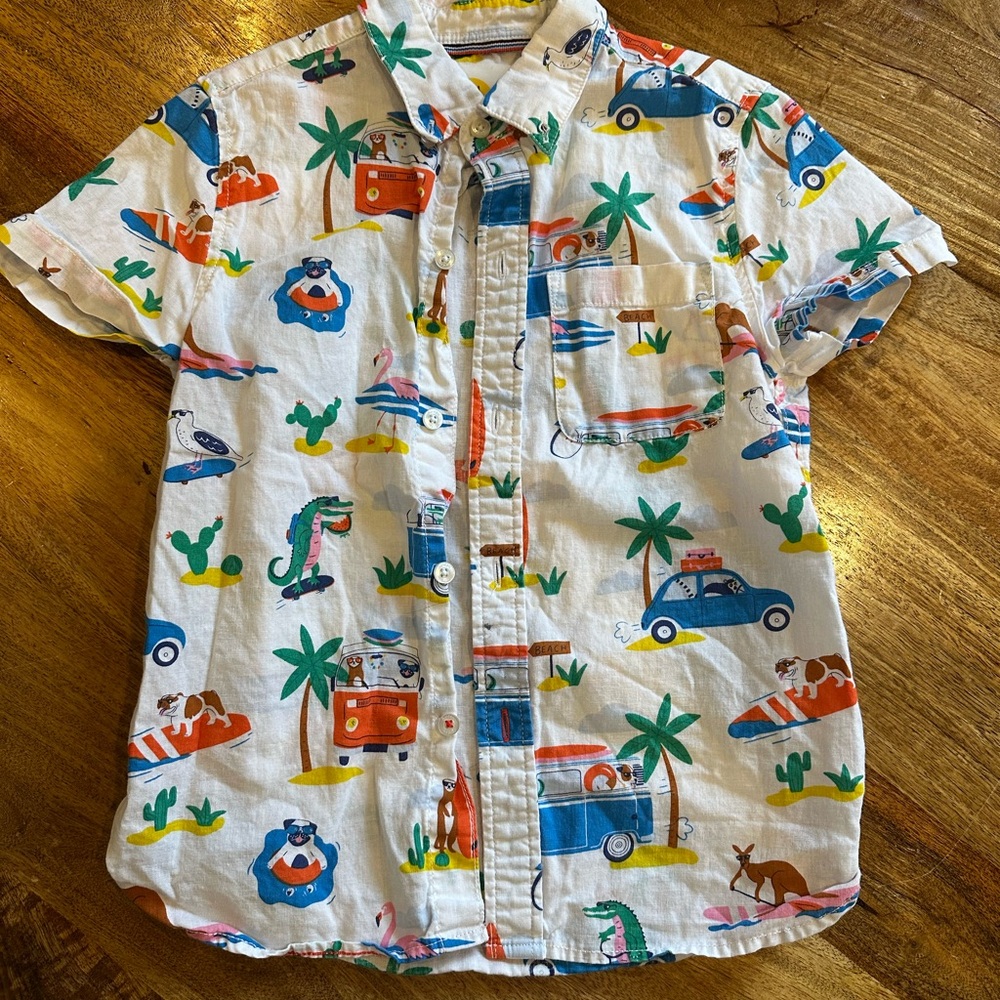 Darling Boden Short Sleeve Shirt. EUC.